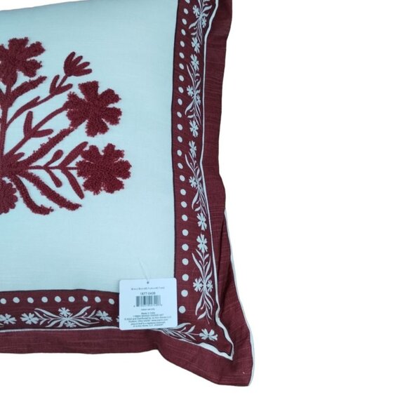 Place & Time Embroidered Floral Design Throw Pillow New - Picture 6 of 7